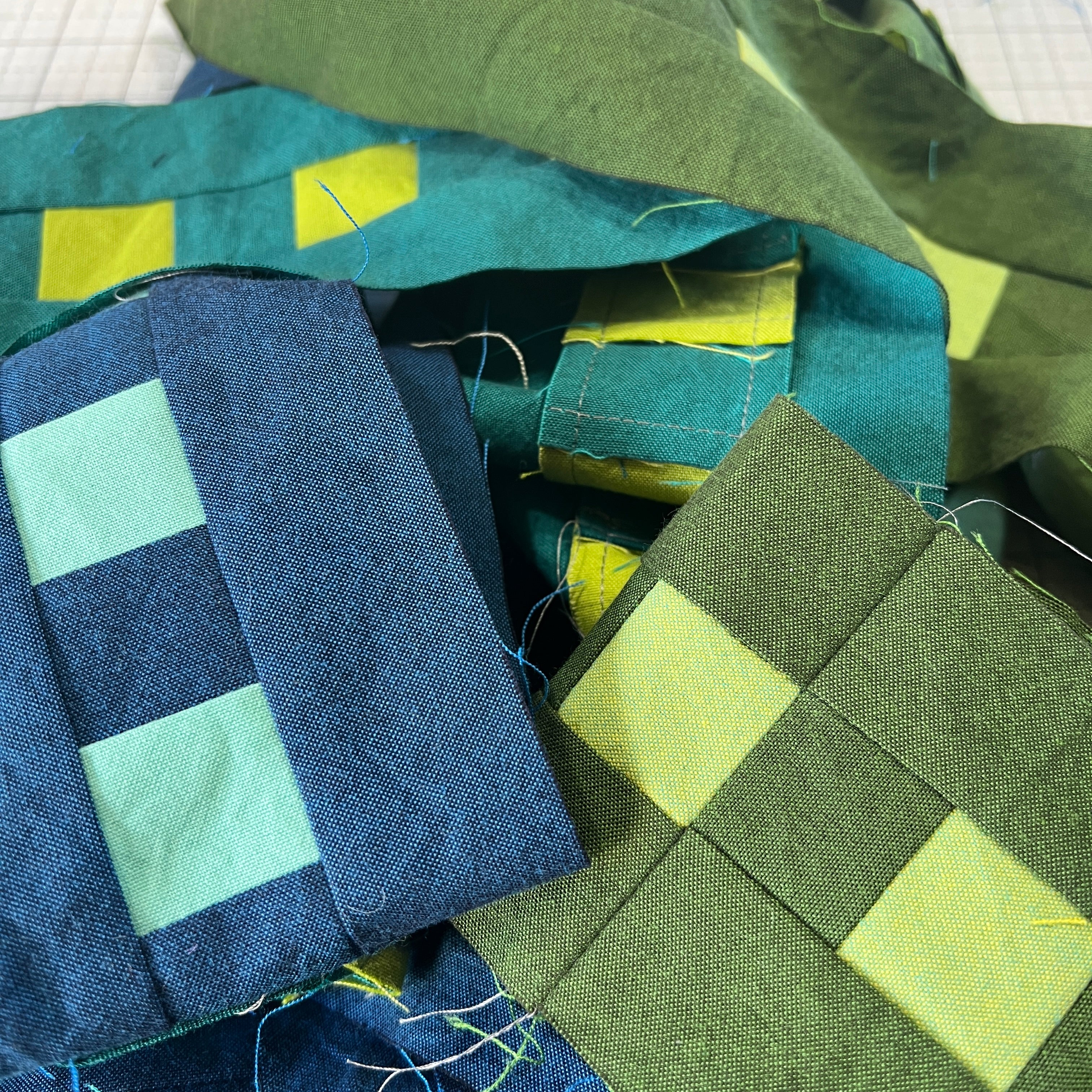 Traverse BOM: Square Dots